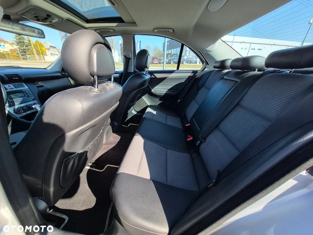 Mercedes-Benz Klasa C 180 Kompressor Automatik Elegance Sport Edition - 13