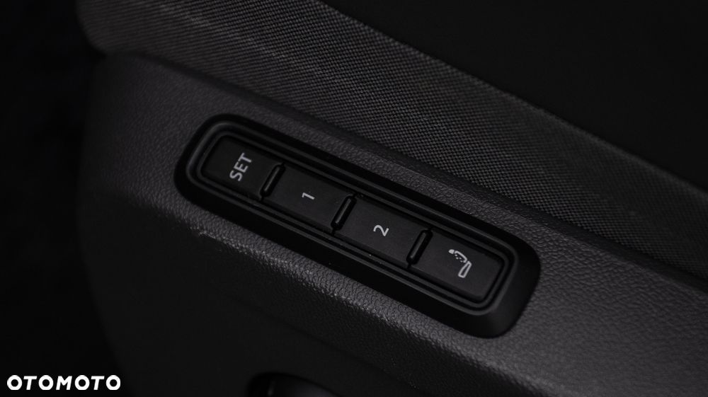 Volkswagen Multivan 2.0 TSI L1 Style DSG - 14