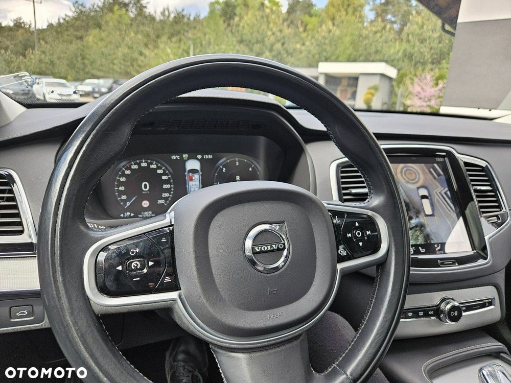 Volvo XC 90 - 21