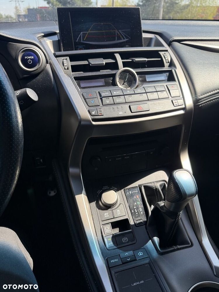 Lexus NX 300h F Sport AWD - 13