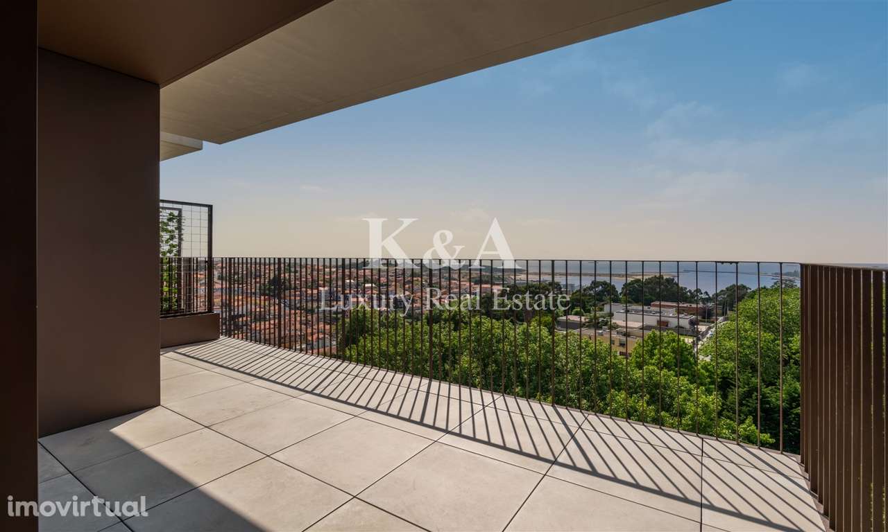 T4 em condomínio fechado com vistas desafogadas - Grande imagem: 3/34