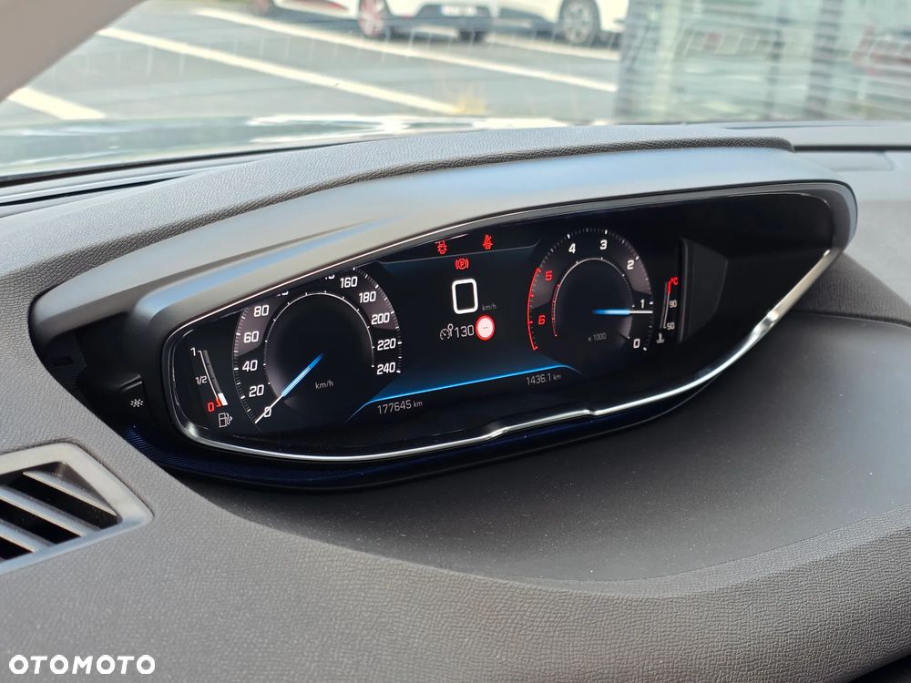 Peugeot 3008 1.5 BlueHDi Allure Pack S&S - 26