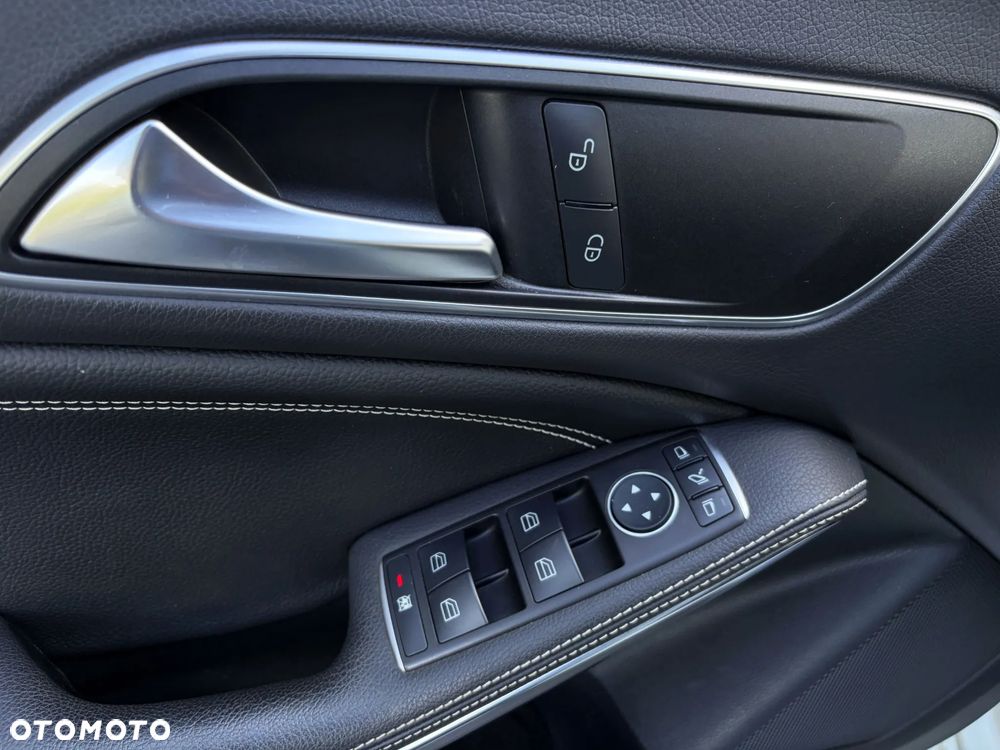 Mercedes-Benz CLA 200 - 32