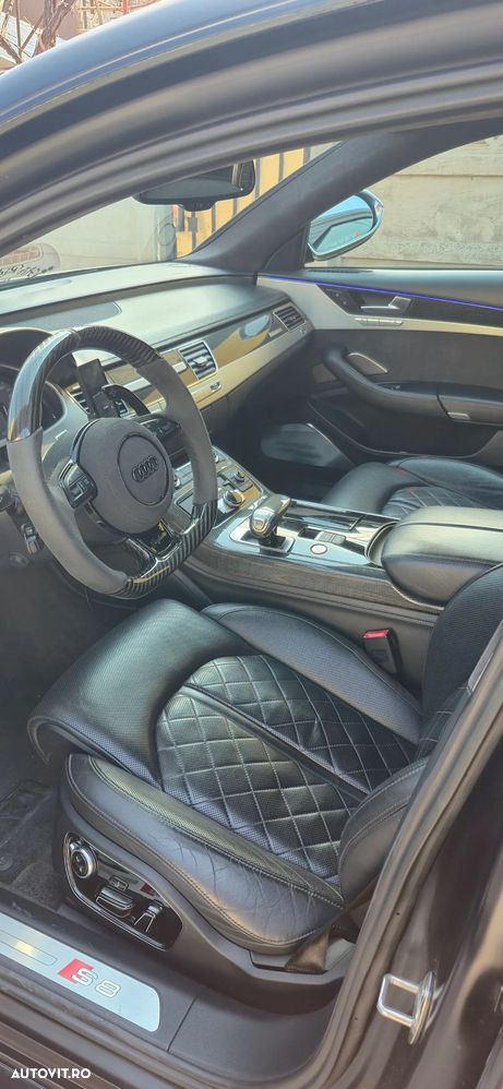 Audi S8 - 7
