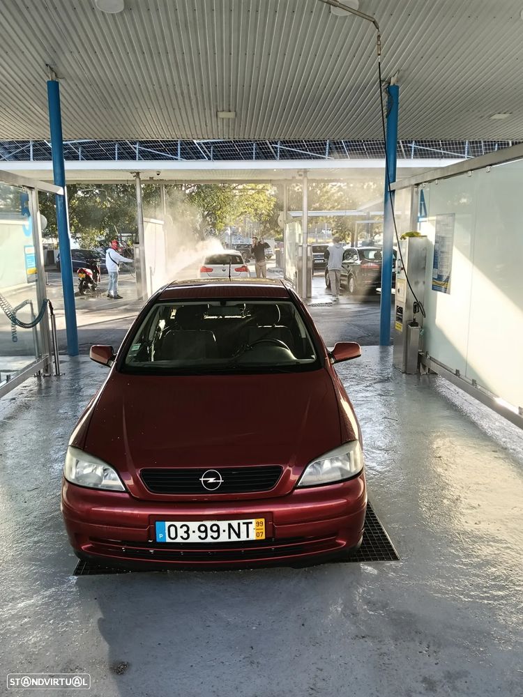 Opel Astra 1.4 Sport - 1