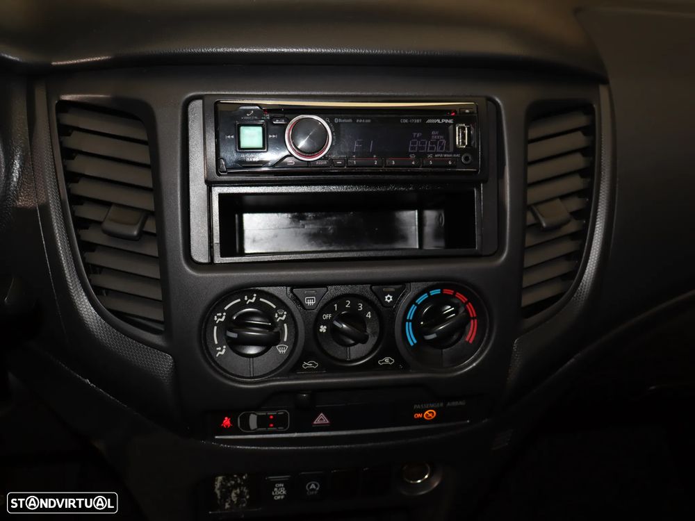 Mitsubishi L200 2.4 DI-D Club Invite 4WD - 15