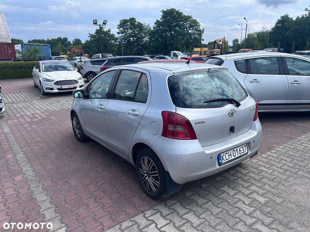 Toyota Yaris 1.3 Blue - 6