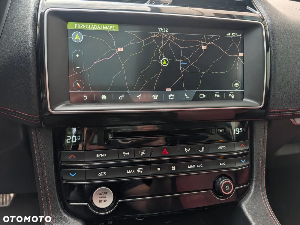Jaguar F-Pace 30t AWD R-Sport - 16