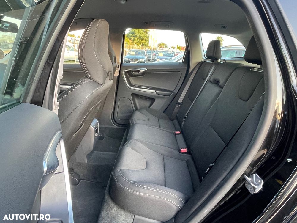 Volvo XC 60 D3 Momentum - 12