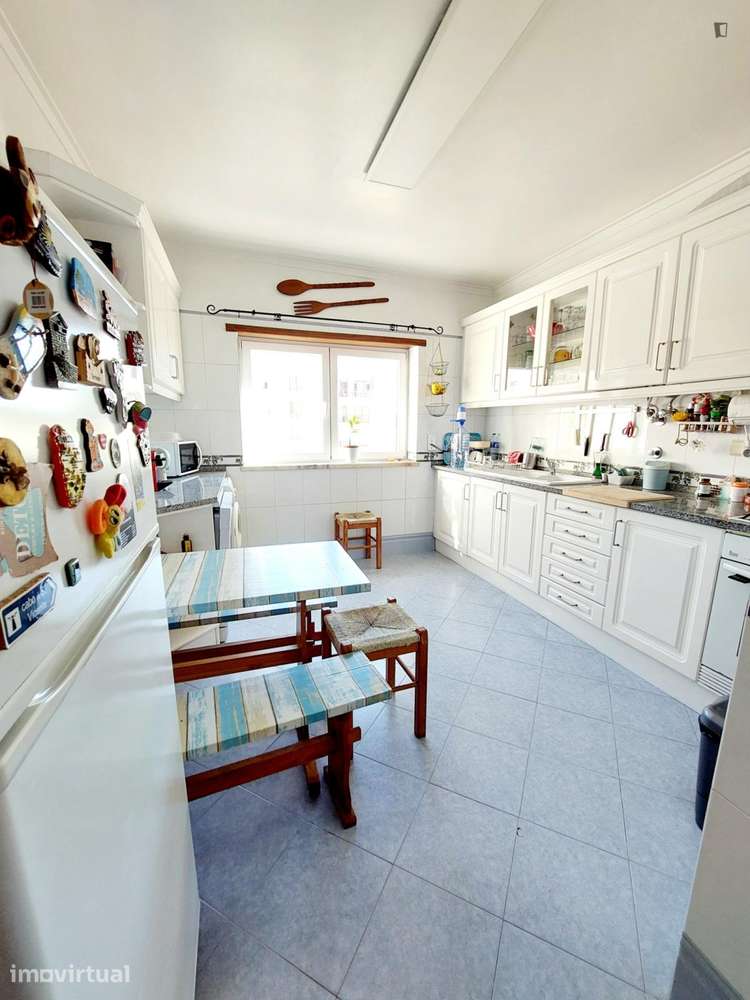 Quarto - localizado em Linda-a-Velha Lisbon - Grande imagem: 4/6