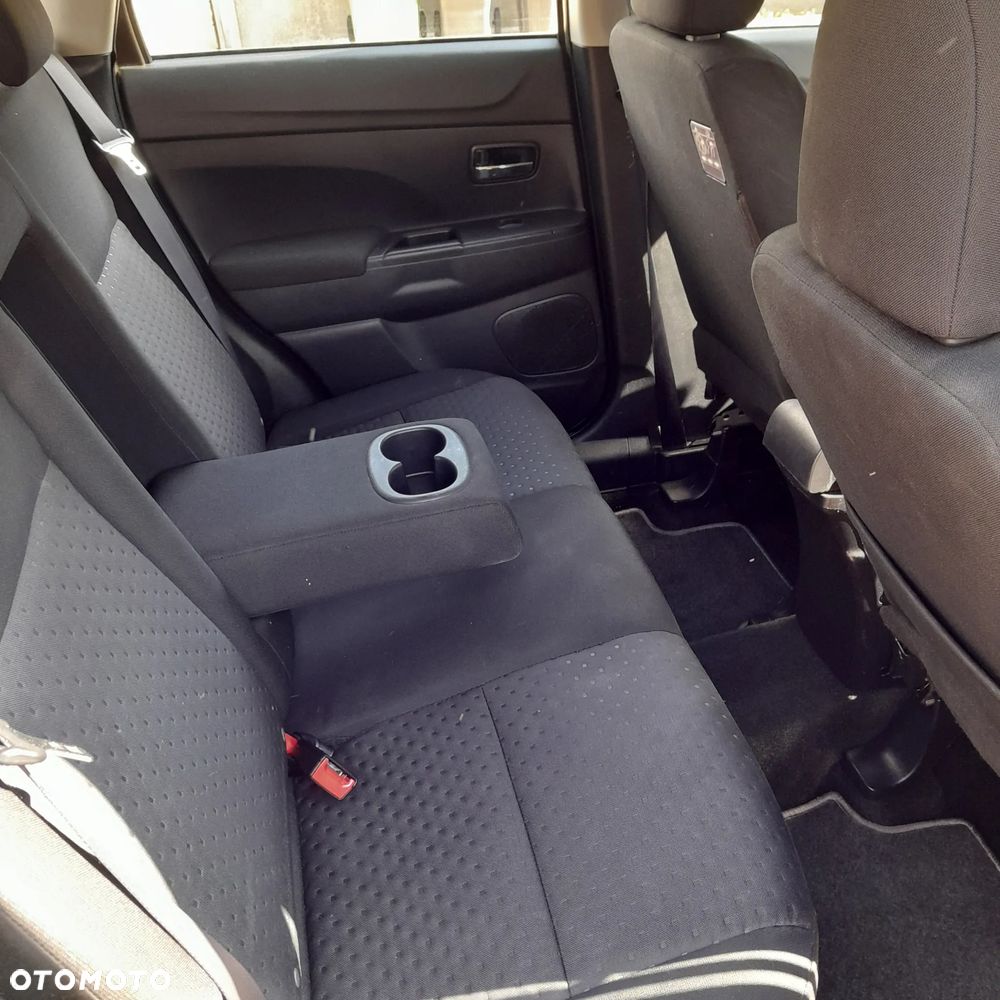 Mitsubishi ASX - 12
