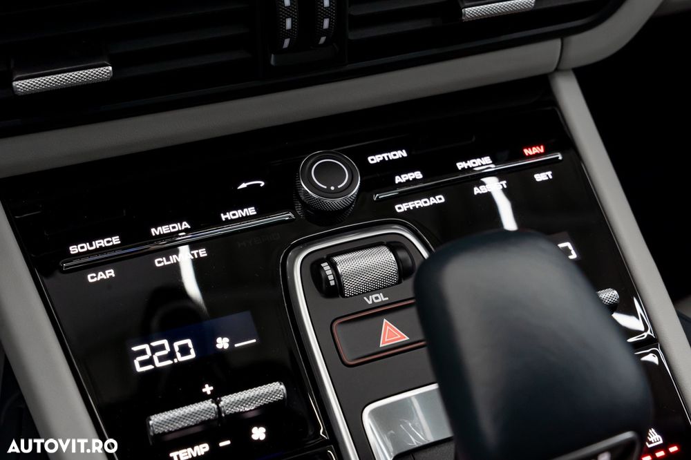 Porsche Cayenne Coupe Tiptronic S Platinum Edition - 34