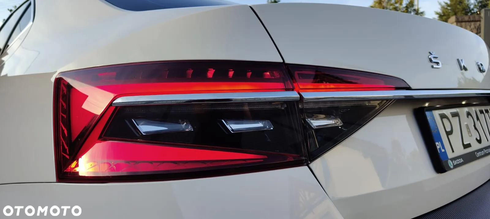 Skoda Superb 2.0 TDI Ambition DSG - 11