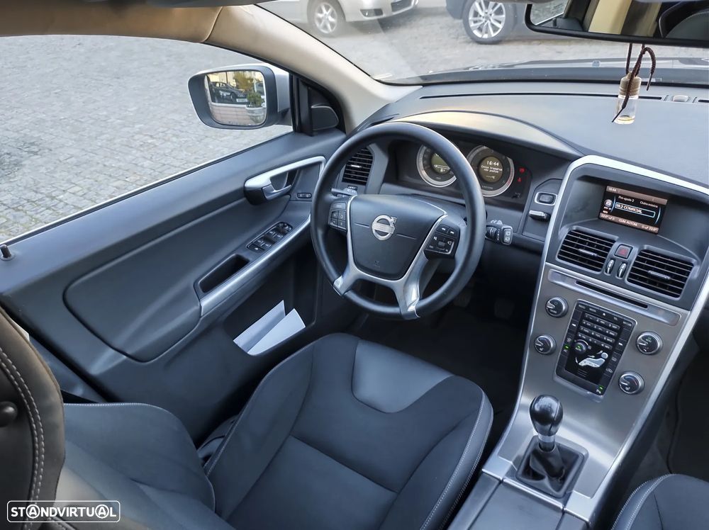 Volvo XC 60 2.0 D3 Drive Momentum Start/Stop - 22