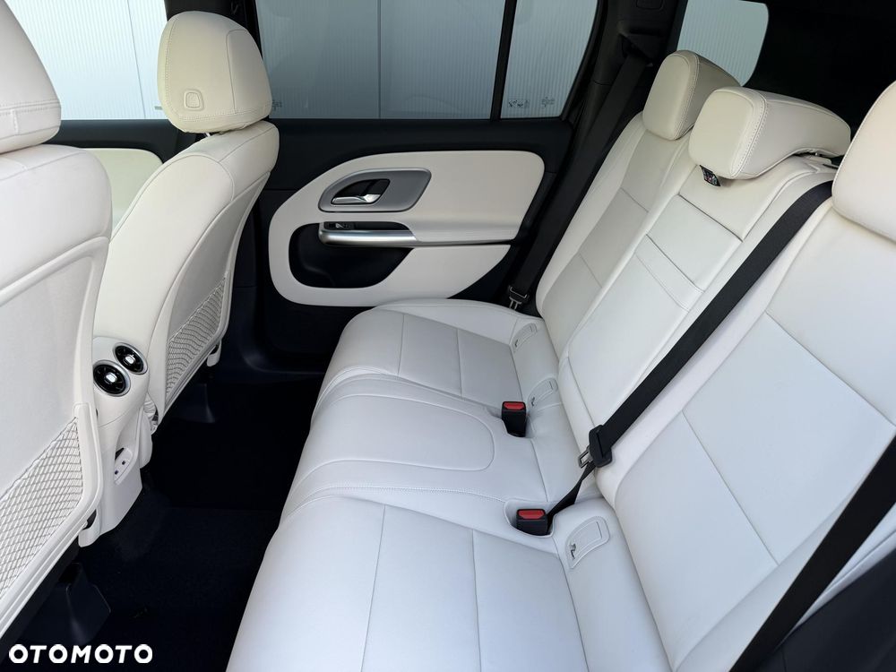 Mercedes-Benz GLB 200 mHEV 8G-eDCT - 17