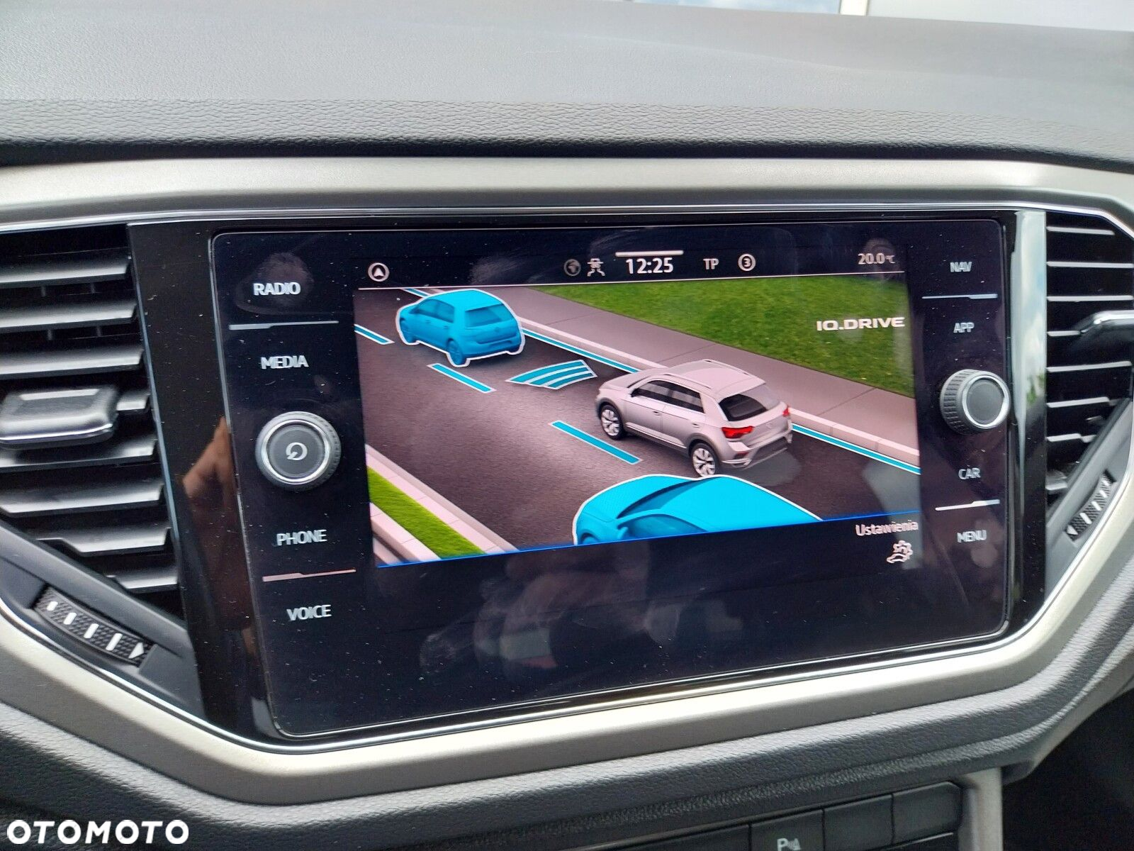 Volkswagen T-Roc - 22