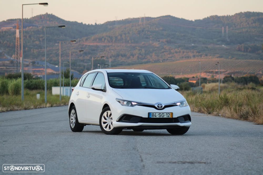 Toyota Auris 1.4 D-4D Comfort - 1