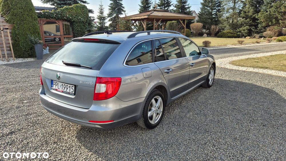 Skoda Superb 2.0 TDI DSG Exclusive - 6