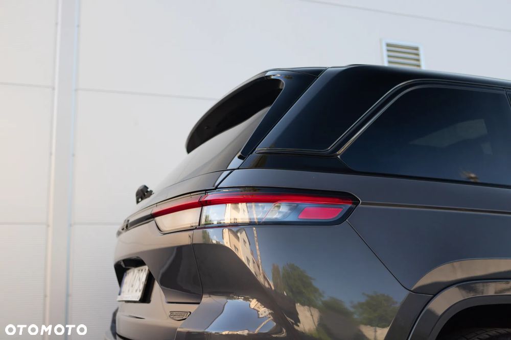 Jeep Grand Cherokee - 34