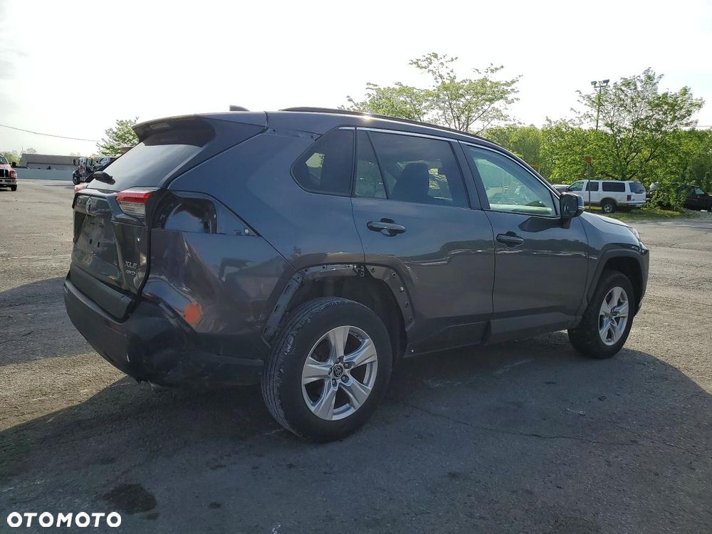Toyota RAV4 - 4