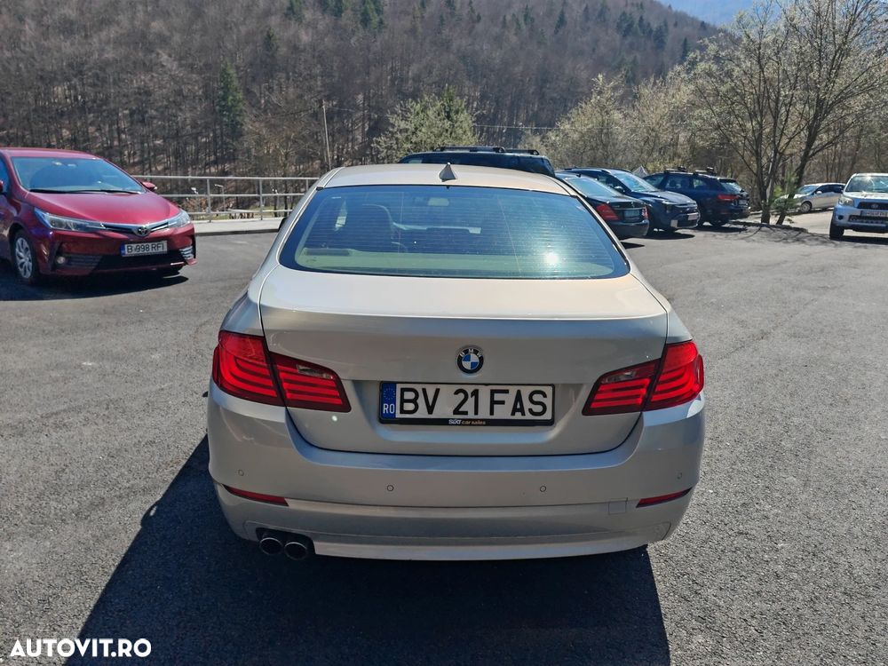 BMW Seria 5 525d xDrive AT - 28