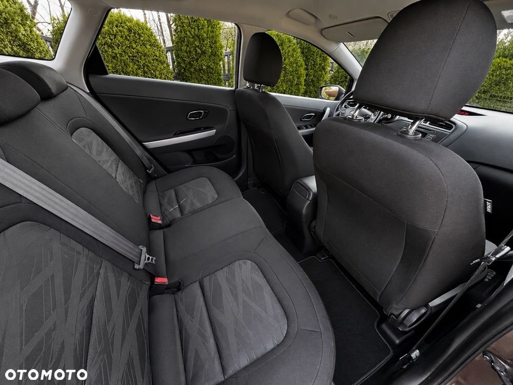 Kia Ceed 1.6 GDI ISG Dream-Team Edition - 9
