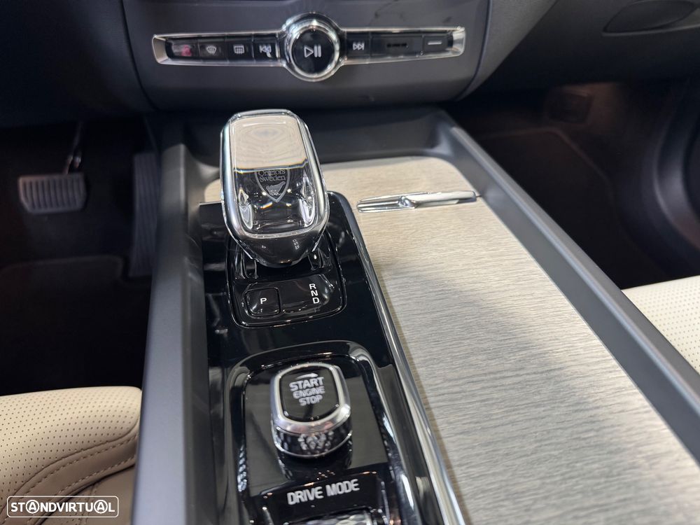 Volvo XC 60 2.0 T6 PHEV Inscription AWD - 27