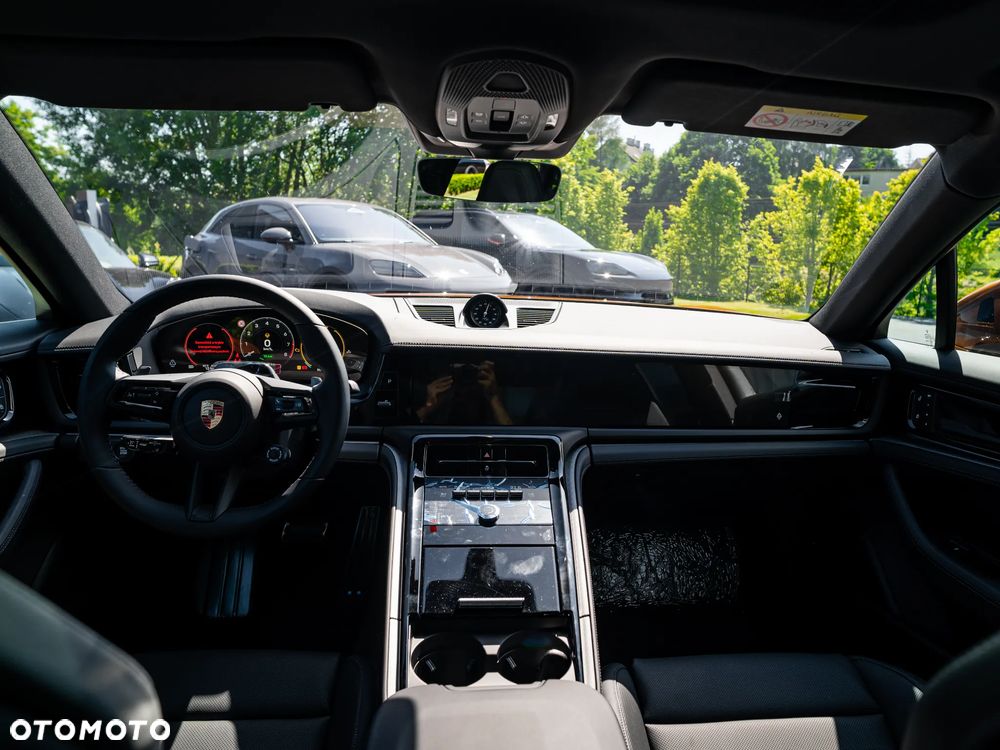 Porsche Panamera 4 E-Hybrid PHEV - 17