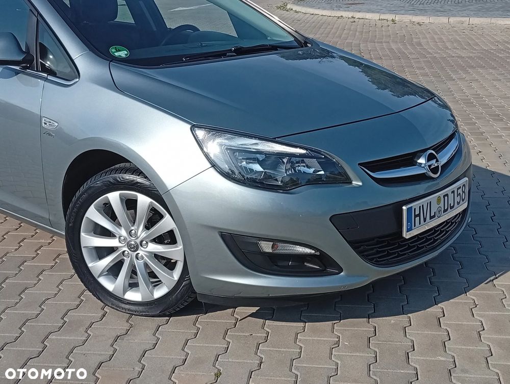 Opel Astra 2013 photo 3
