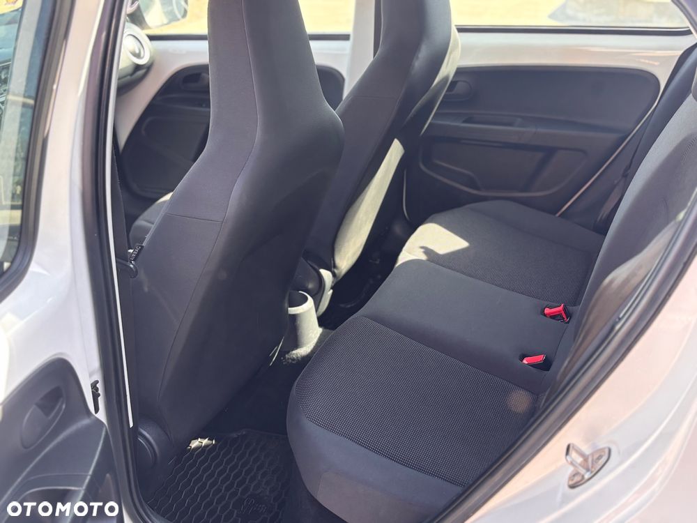 Volkswagen up! - 9