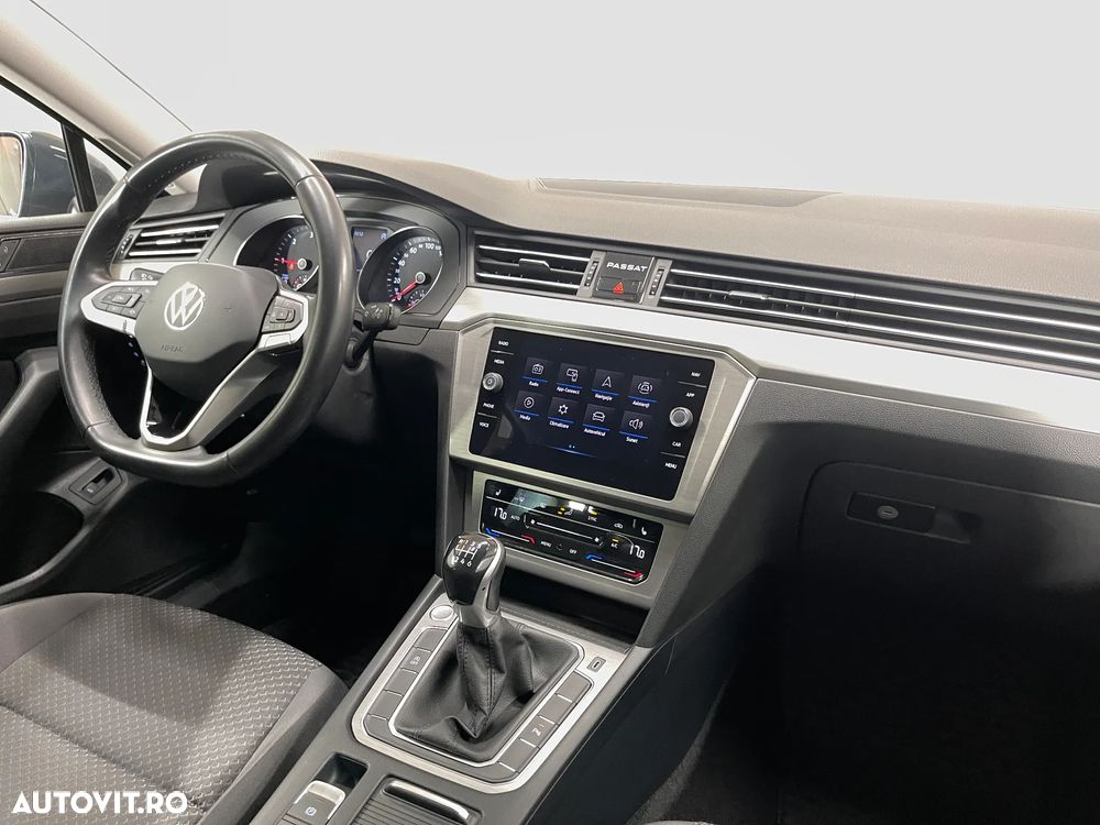 Volkswagen Passat 2.0 TDI Advance - 8