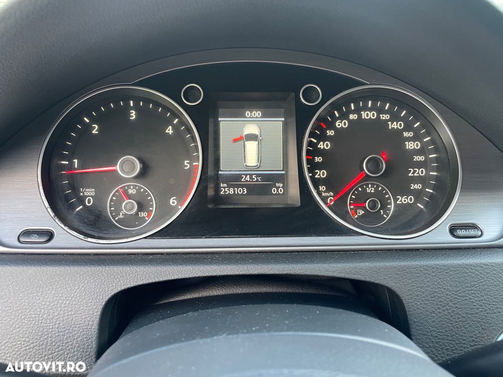 Volkswagen Passat - 25