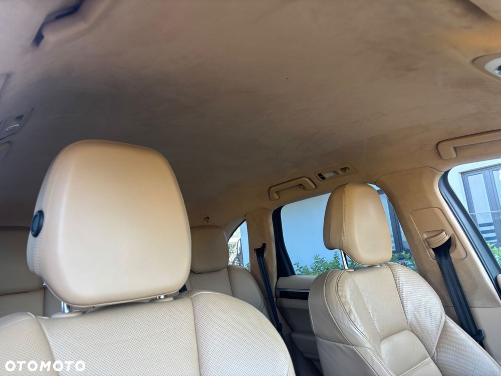 Porsche Cayenne - 26