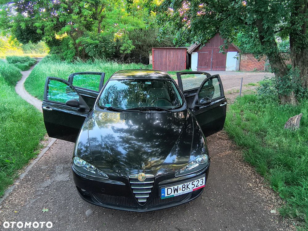 Alfa Romeo 147 1.9 JTD 16V M-Jet Distinctive - 9
