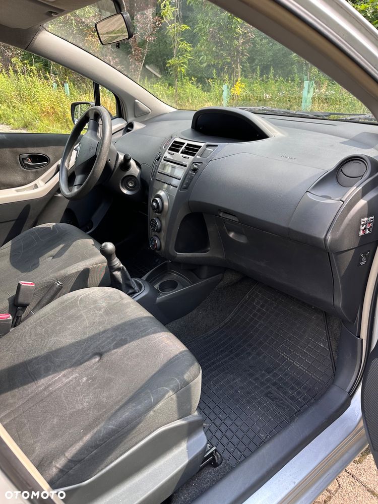 Toyota Yaris 1.0 Luna - 8
