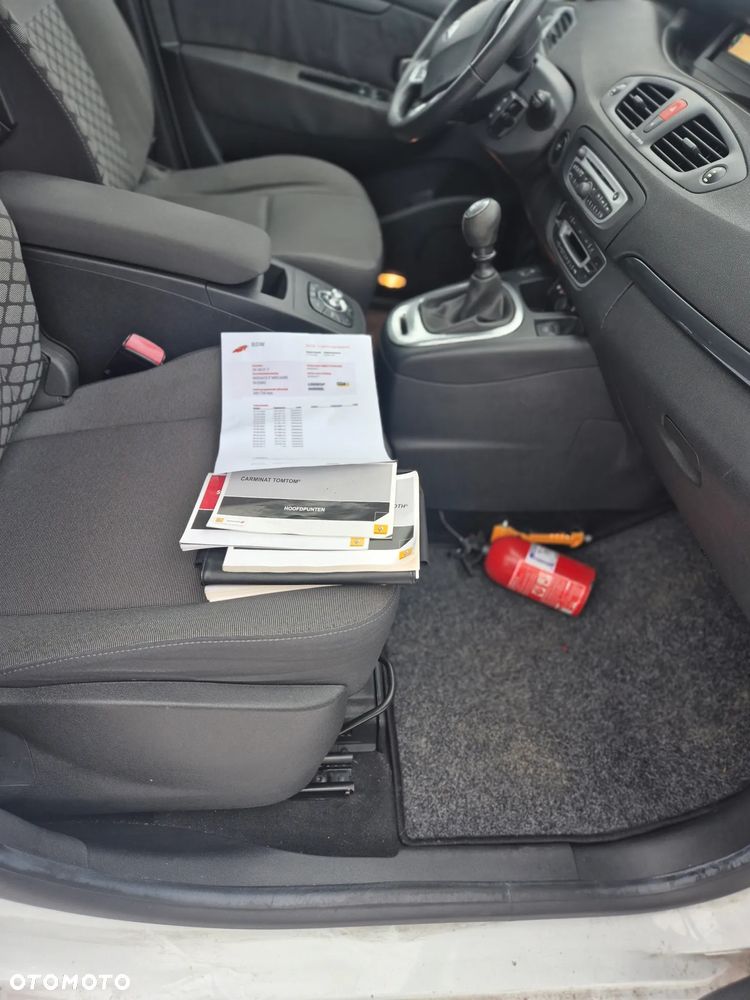 Renault Scenic 1.6 16V 110 Paris - 13