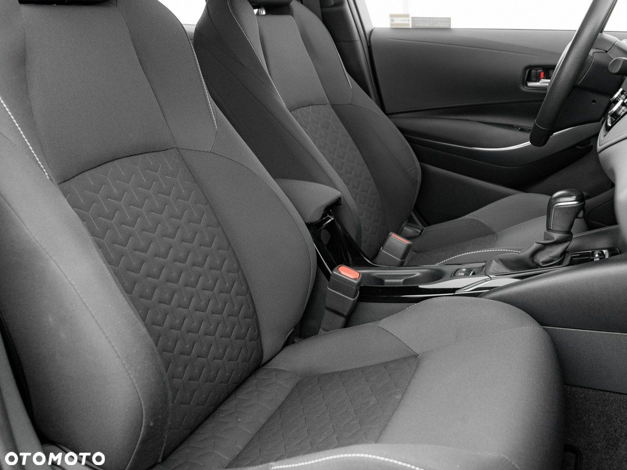 Toyota Corolla 1.8 Hybrid GPF Comfort - 32