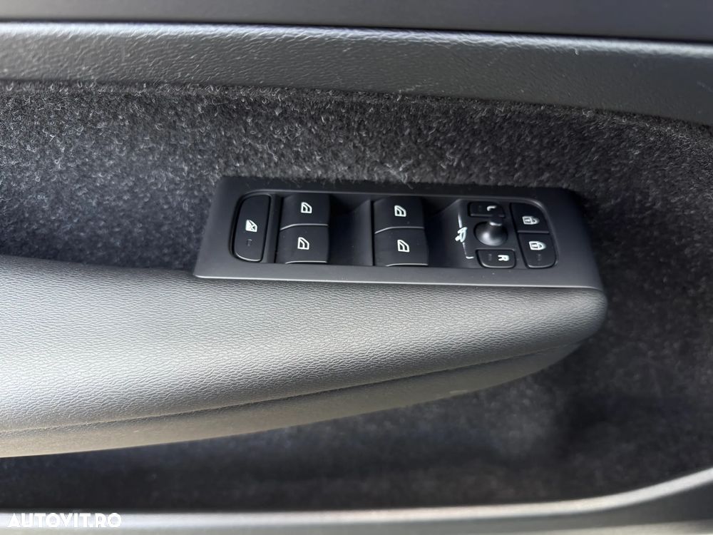 Volvo XC 40 B4 B AWD DKG RDesign - 16