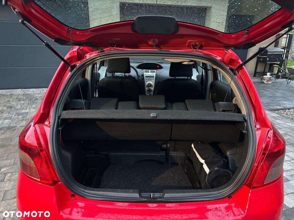 Toyota Yaris - 22