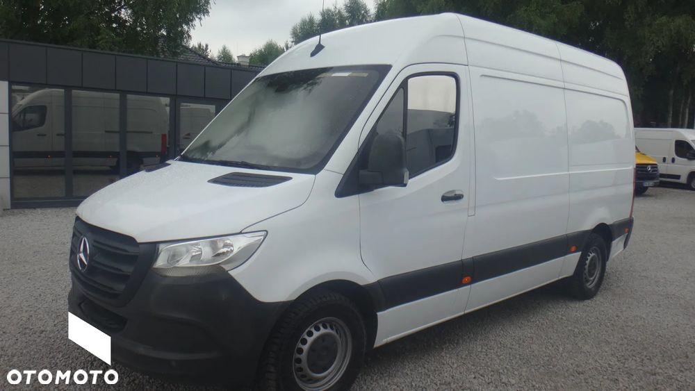 Mercedes-Benz Sprinter - 2