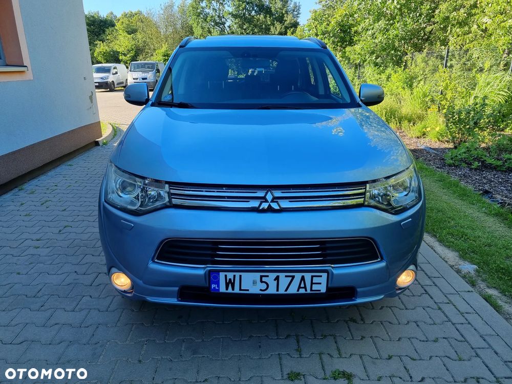 Mitsubishi Outlander Instyle NAVI + - 9