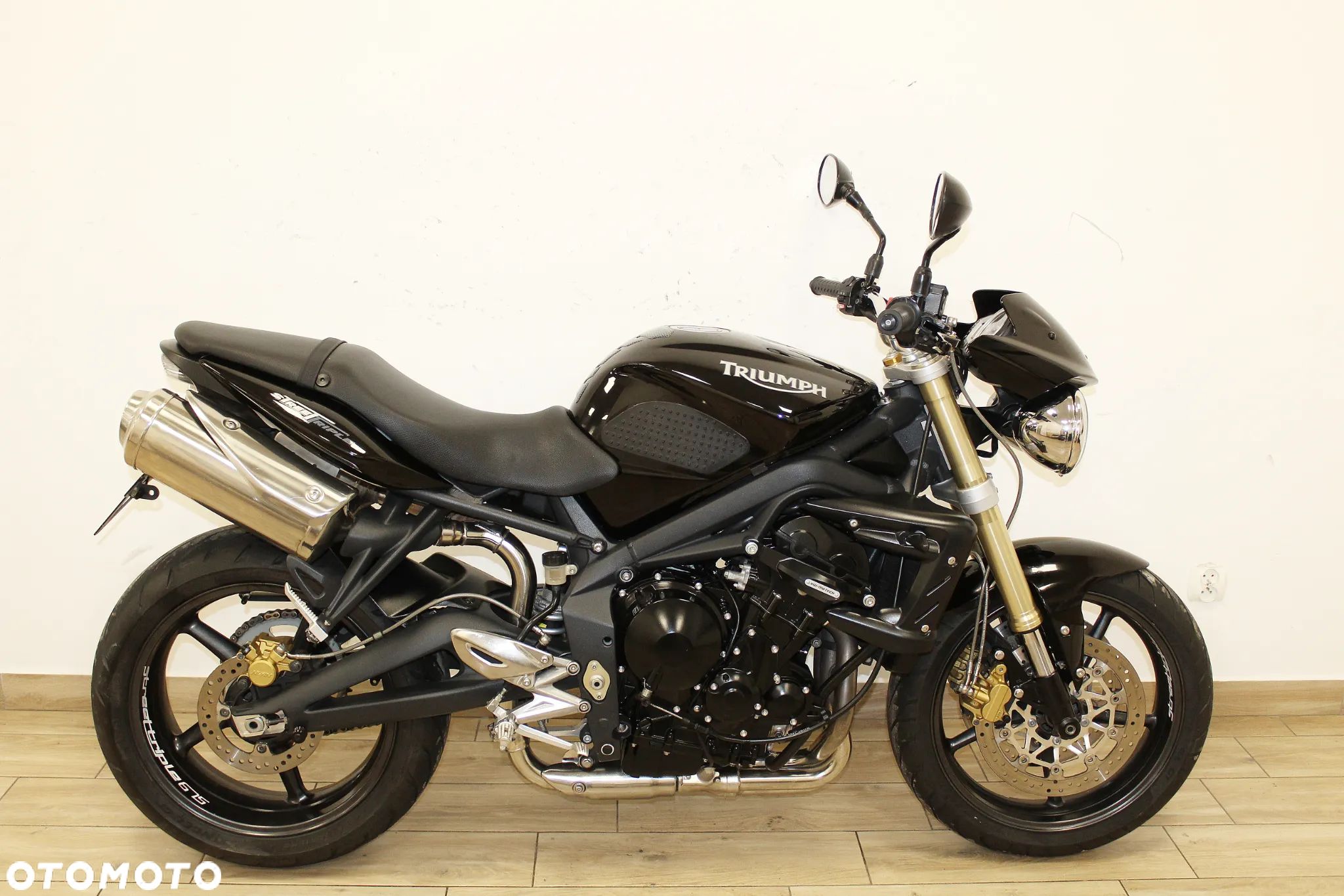 Triumph Street Triple - 1