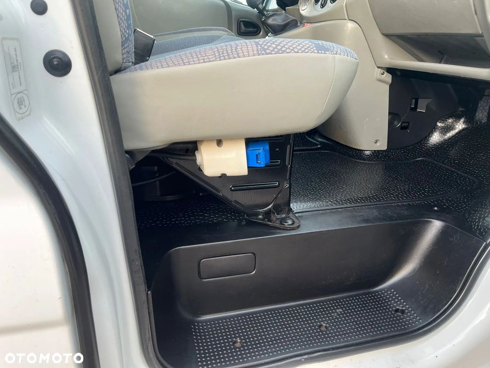 Renault TRAFIC LONG CHŁODNIA PLUS ZASILANIE STACJONRANE SPRAWNA 100% - 15