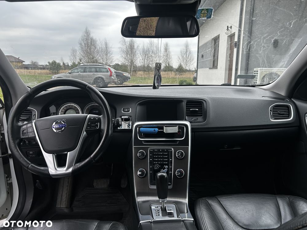 Volvo V60 D5 AWD - 9