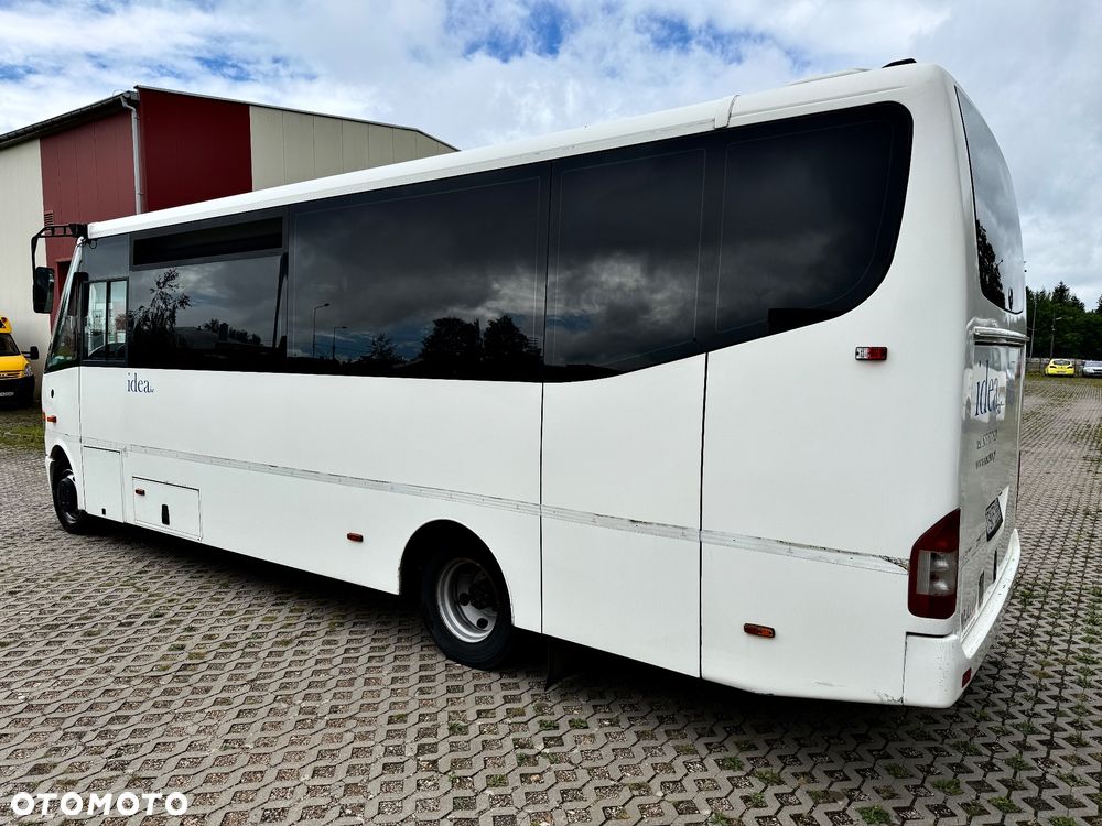 Mercedes-Benz Mediano 32+7 - 18