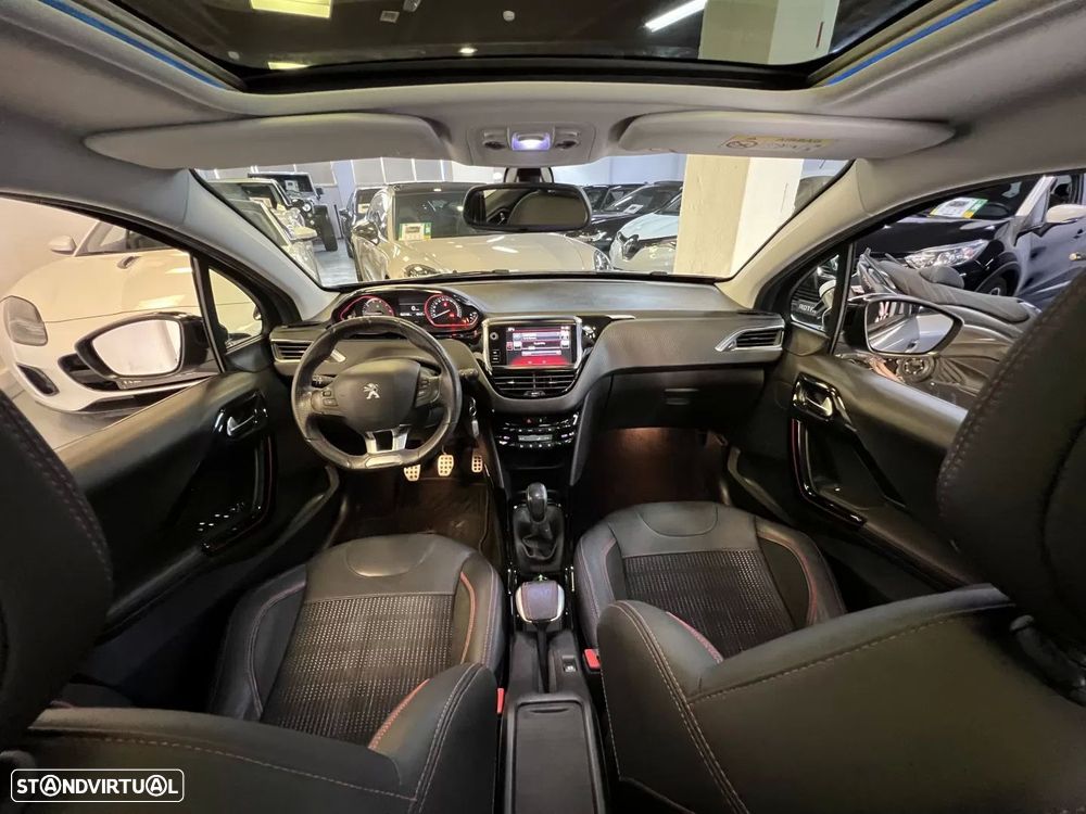 Peugeot 2008 1.2 PureTech GT Line — fotografia 15