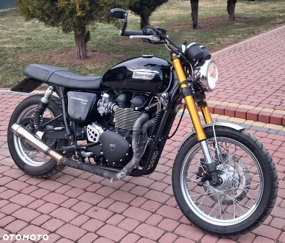 Triumph Bonneville - 2