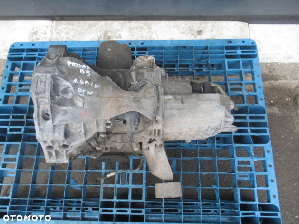 SKRZYNIA BIEGÓW VW PASSAT B5 1.6 BENZYNA DCN - 5