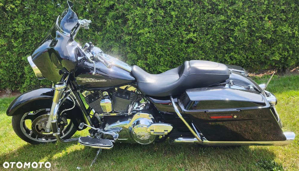 Harley-Davidson Touring Street Glide - 2