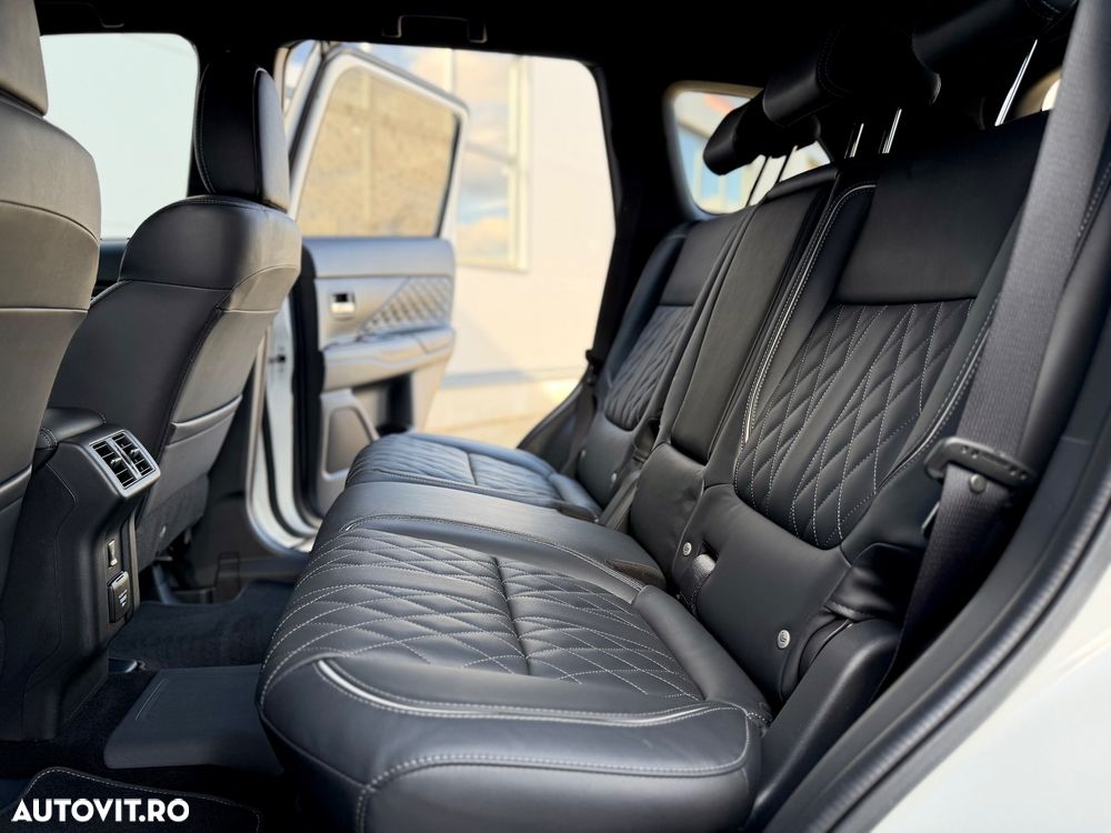 Mitsubishi Outlander - 31